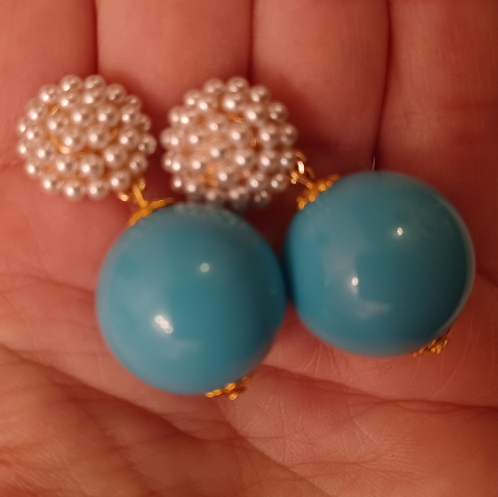 Elegant Turquoise and Pearl Earrings - Picture 5 of 5